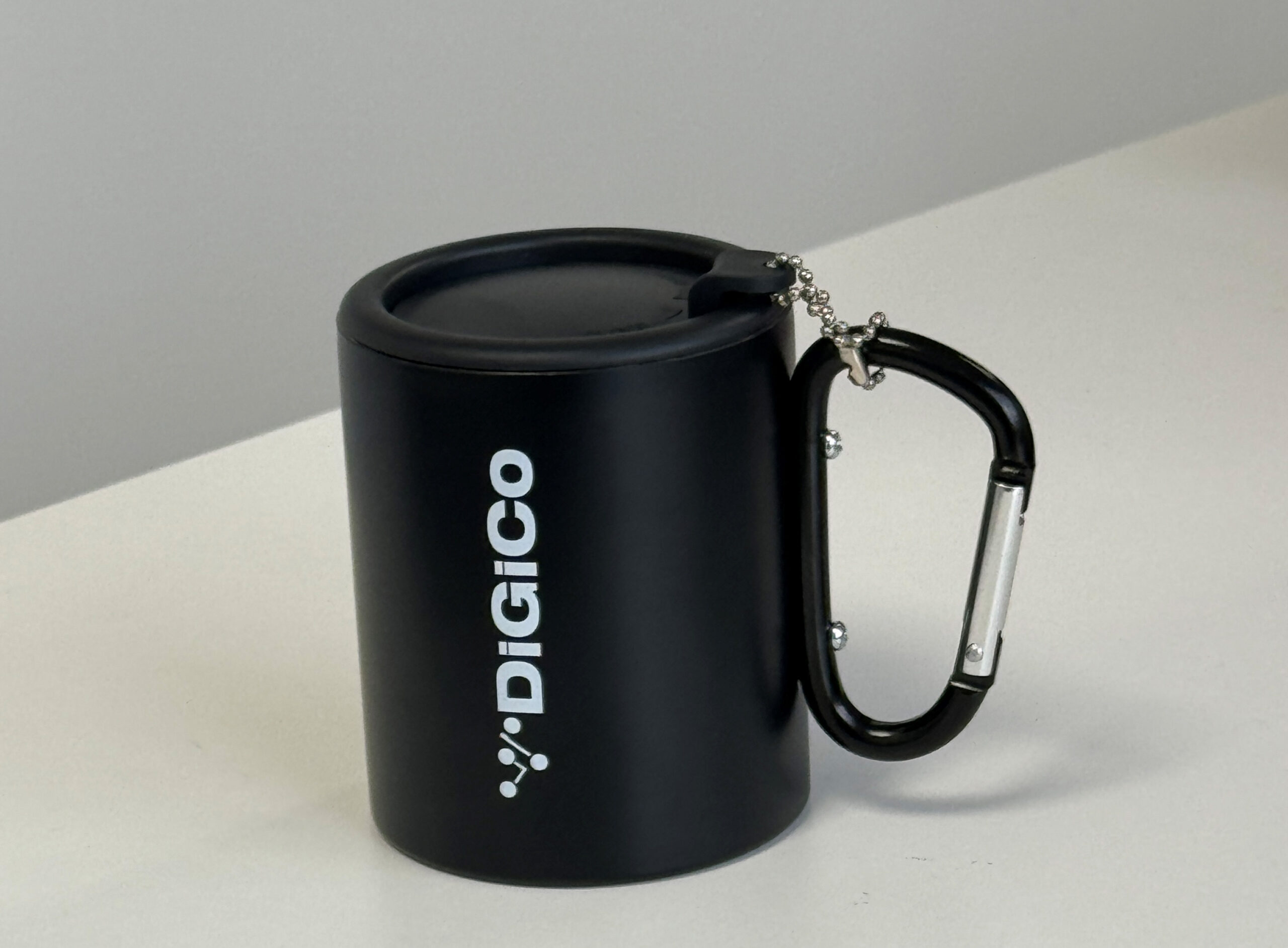 digico-quantum-karabiner-tasse-300ml-schwarz-edelstahl image 2